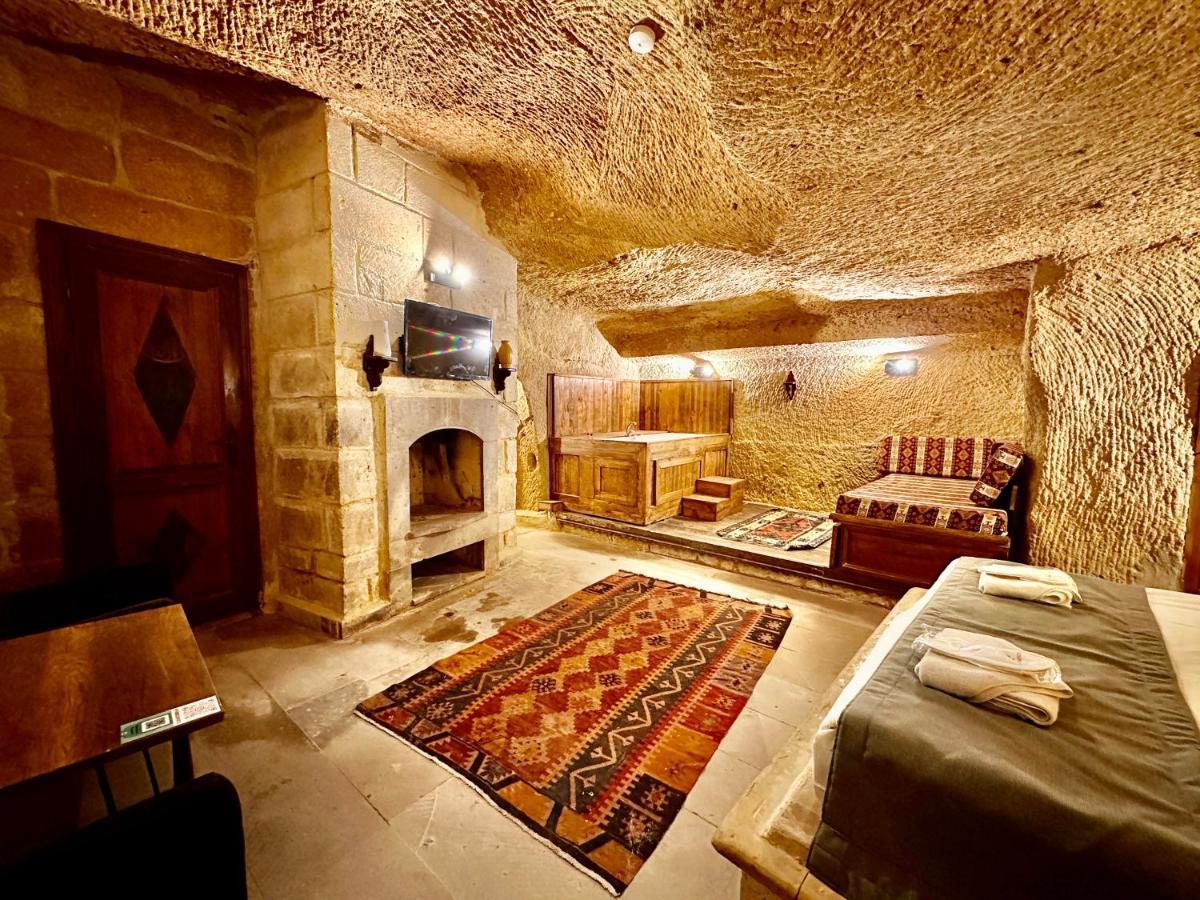 Harkasos Cave Hotel อูร์กุบ ภายนอก รูปภาพ