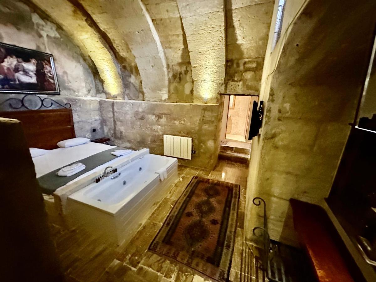 Harkasos Cave Hotel อูร์กุบ ภายนอก รูปภาพ
