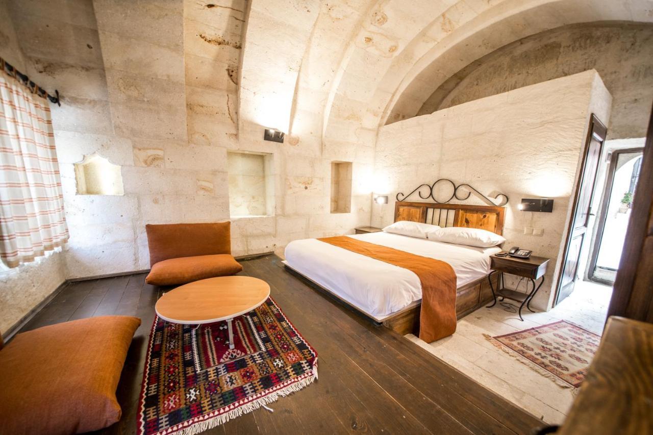 Harkasos Cave Hotel อูร์กุบ ภายนอก รูปภาพ
